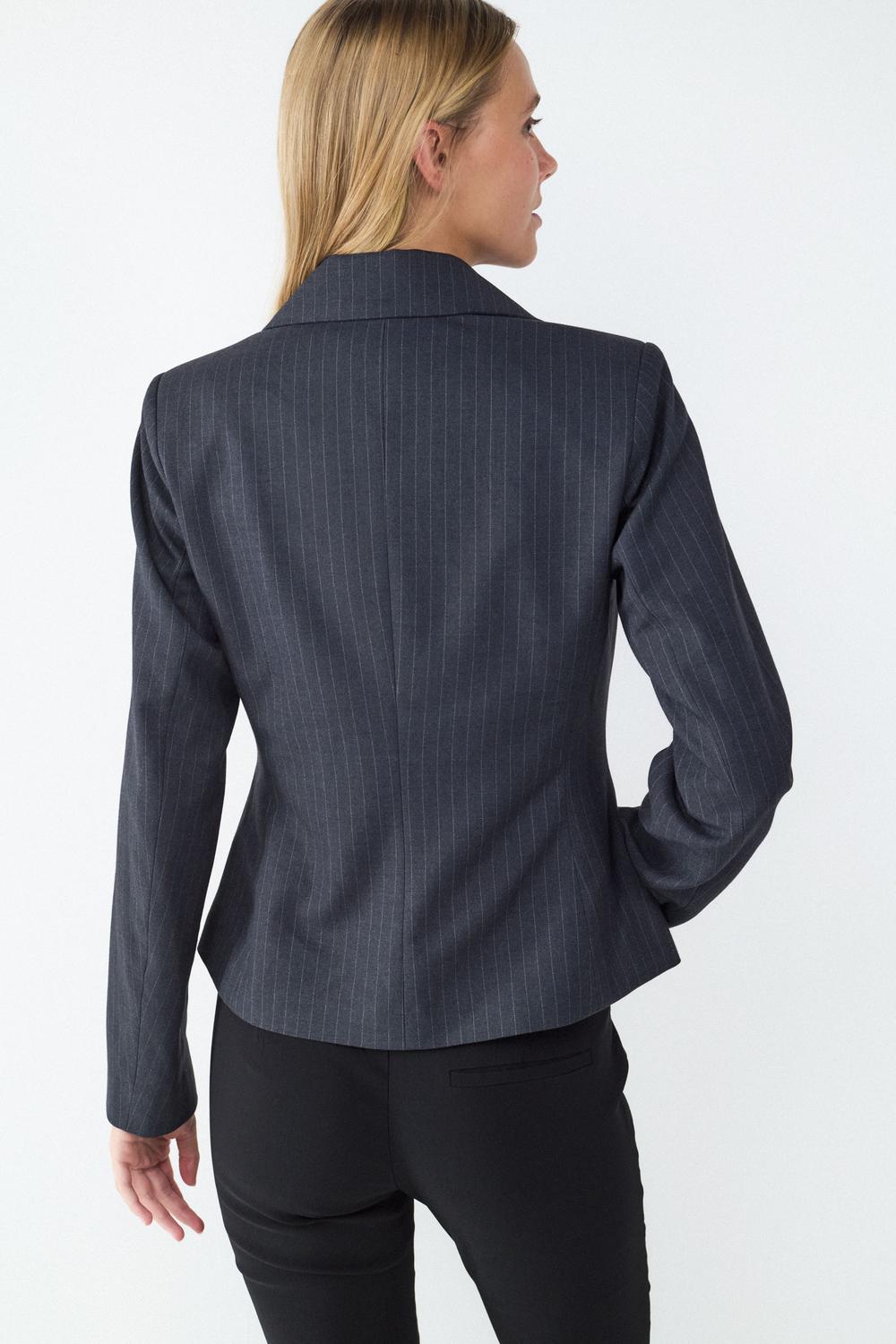 model_shot-back